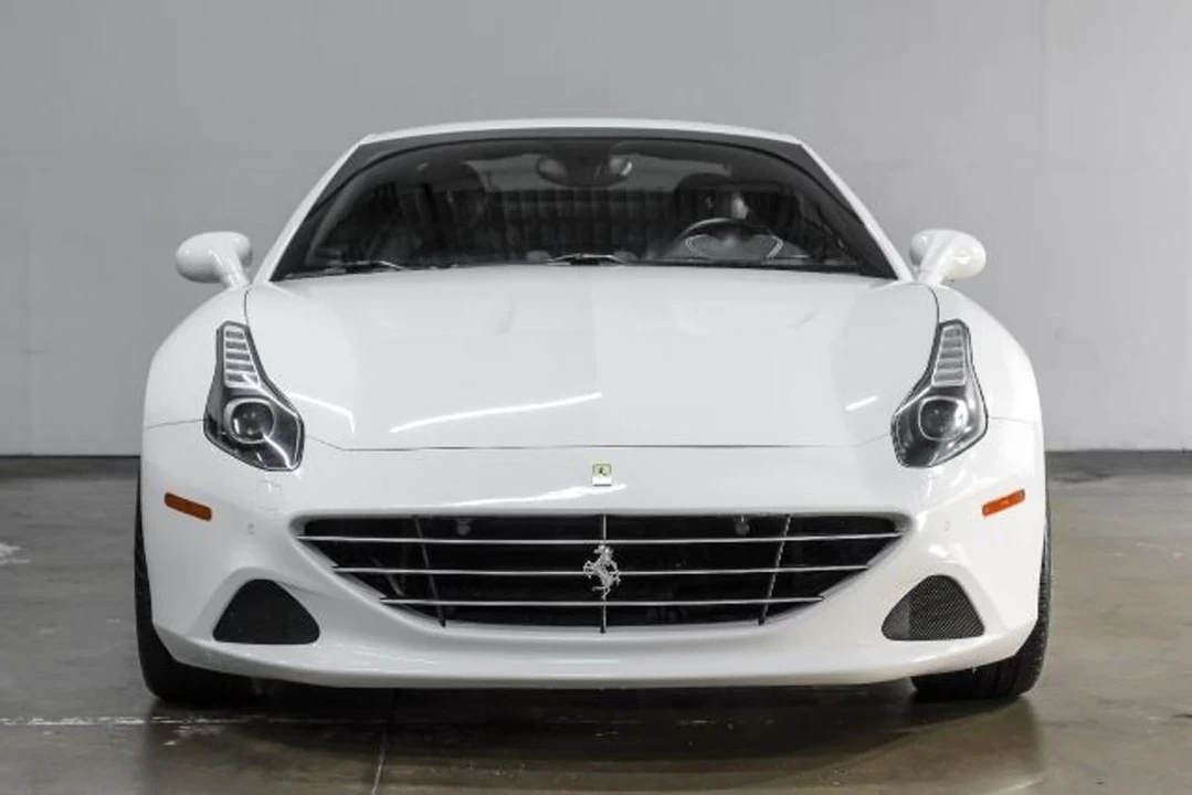 2015 Ferrari California T - Image 5 of 12