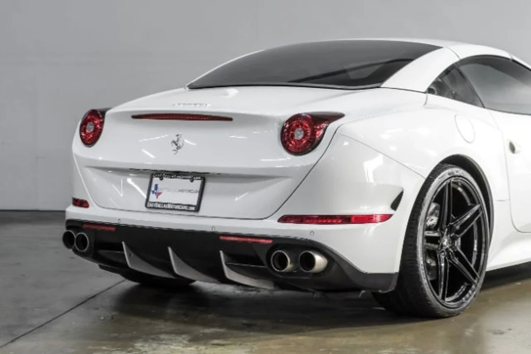 2015 Ferrari California T - Image 12 of 12