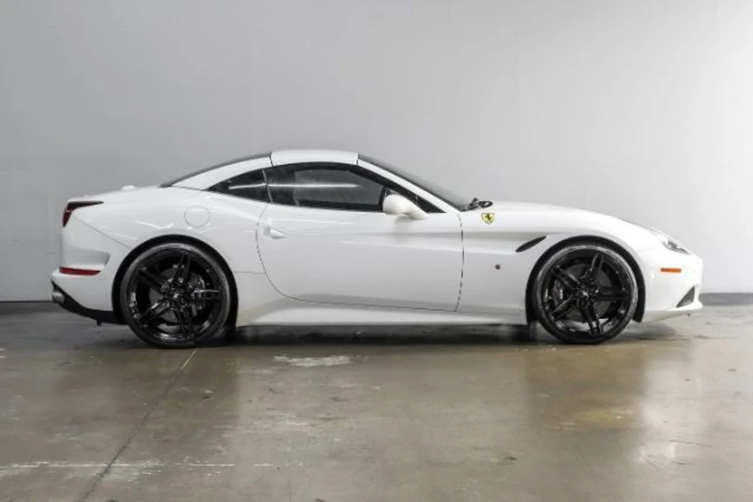 2015 Ferrari California T - Image 10 of 12