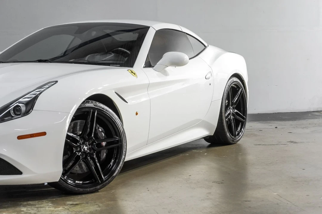 2015 Ferrari California T - Image 9 of 12
