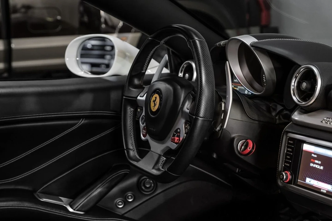 2015 Ferrari California T - Image 20 of 21