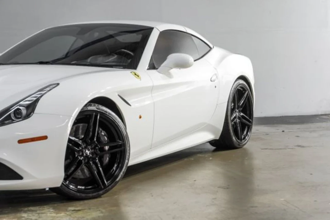 2015 Ferrari California T - Image 9 of 12