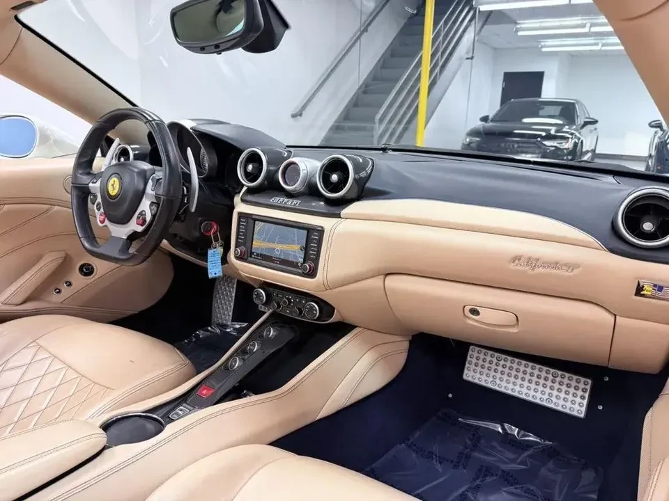 2015 Ferrari California T - Image 19 of 20