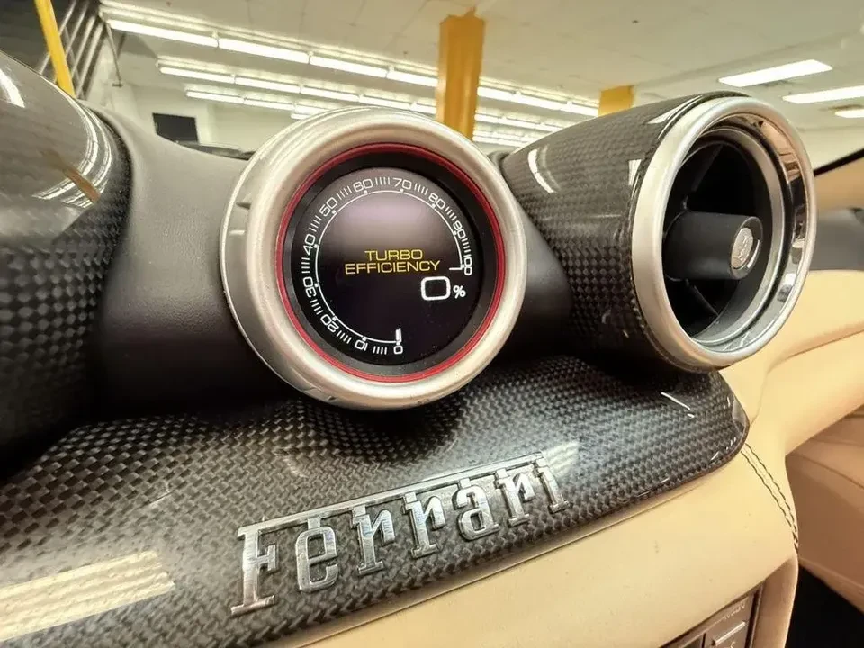2015 Ferrari California T - Image 16 of 20
