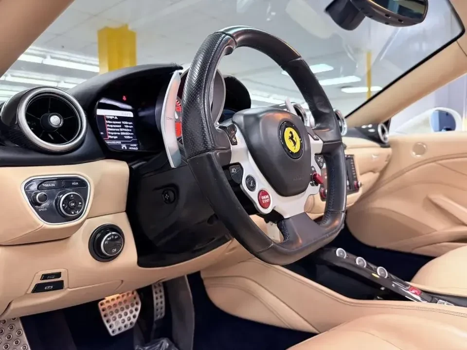 2015 Ferrari California T - Image 11 of 20