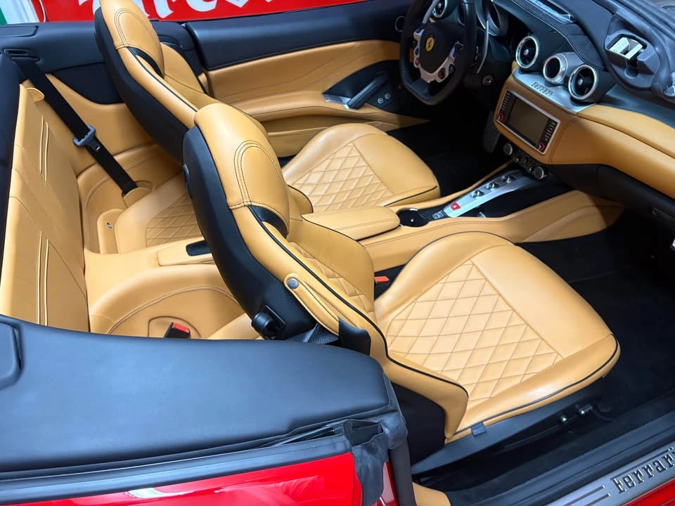 2015 Ferrari California T - Image 14 of 20