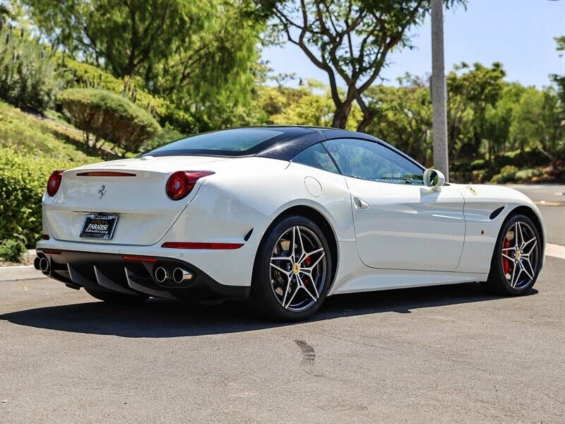 2015 Ferrari California T - Image 26 of 31
