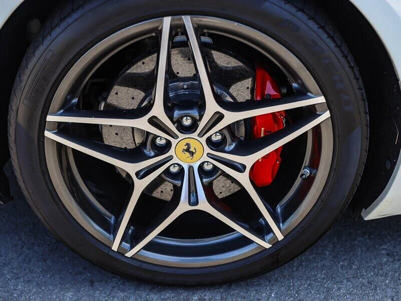 2015 Ferrari California T - Image 14 of 31