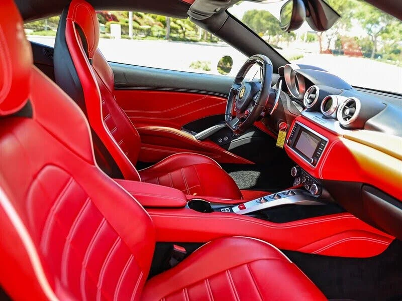 2015 Ferrari California T - Image 31 of 31