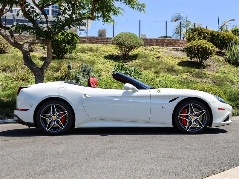 2015 Ferrari California T - Image 7 of 31