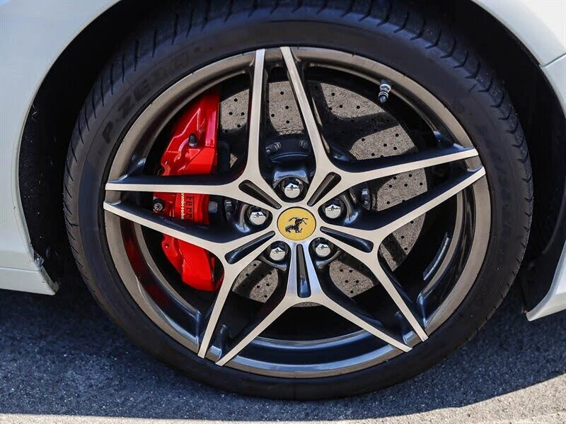 2015 Ferrari California T - Image 13 of 31