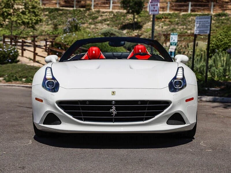 2015 Ferrari California T - Image 9 of 31