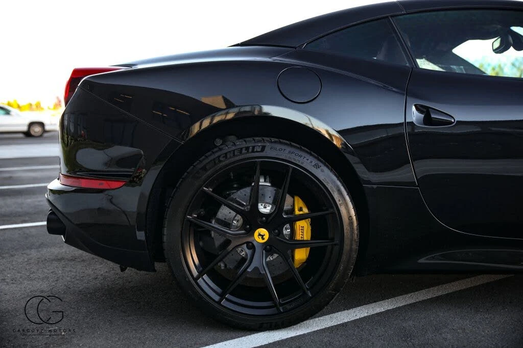 2015 Ferrari California T - Image 16 of 31