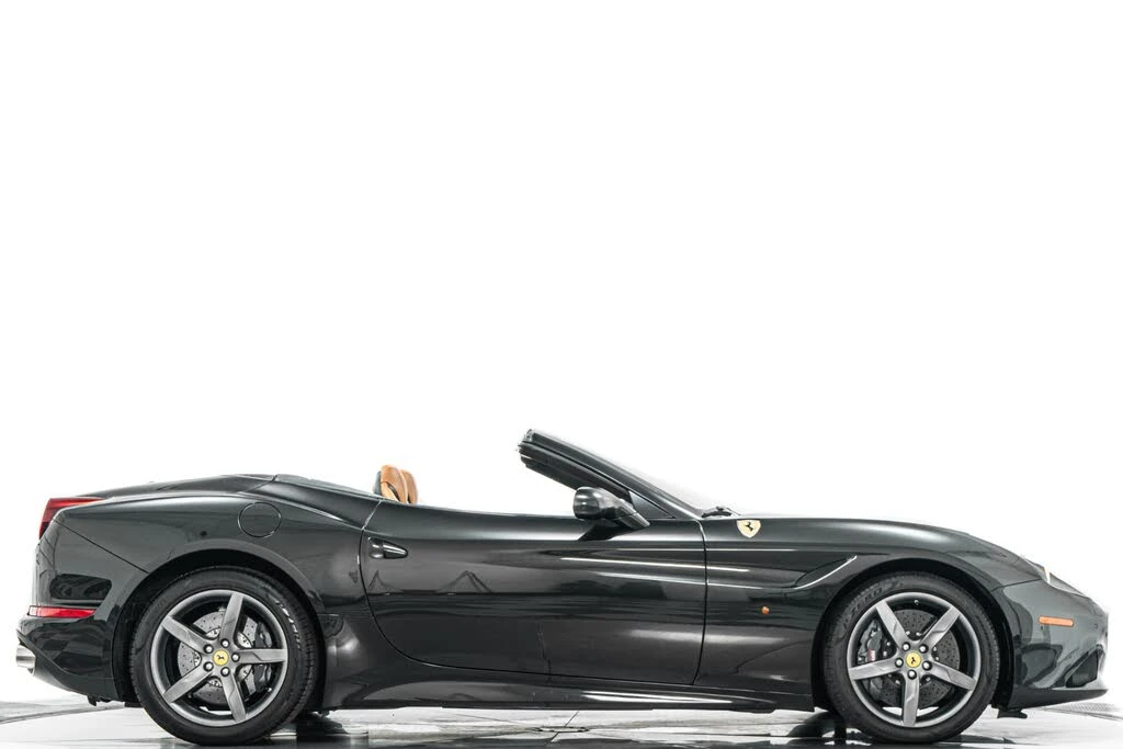 2015 Ferrari California T - Image 2 of 31