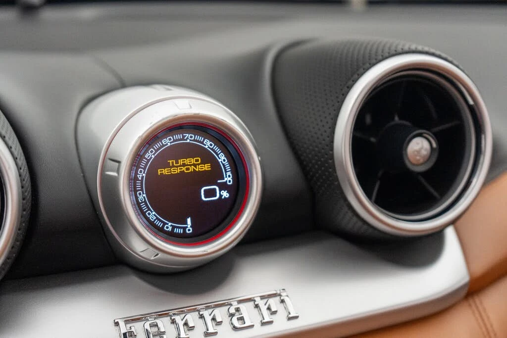 2015 Ferrari California T - Image 28 of 31