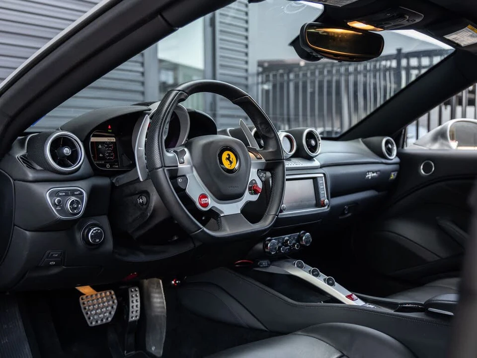2015 Ferrari California T - Image 29 of 31