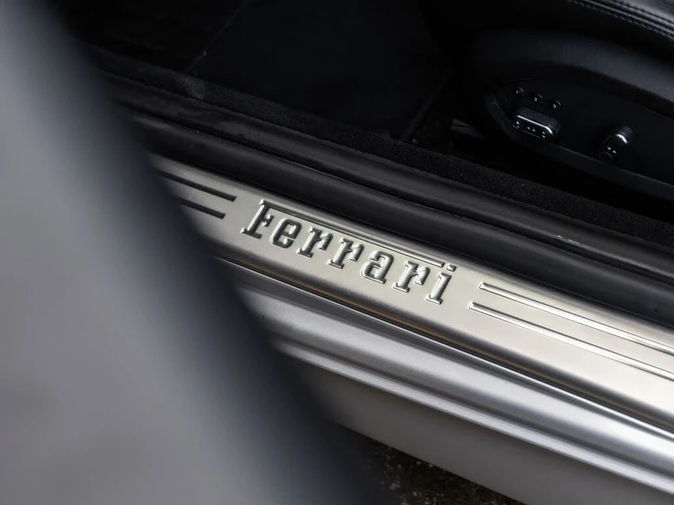2015 Ferrari California T - Image 23 of 31