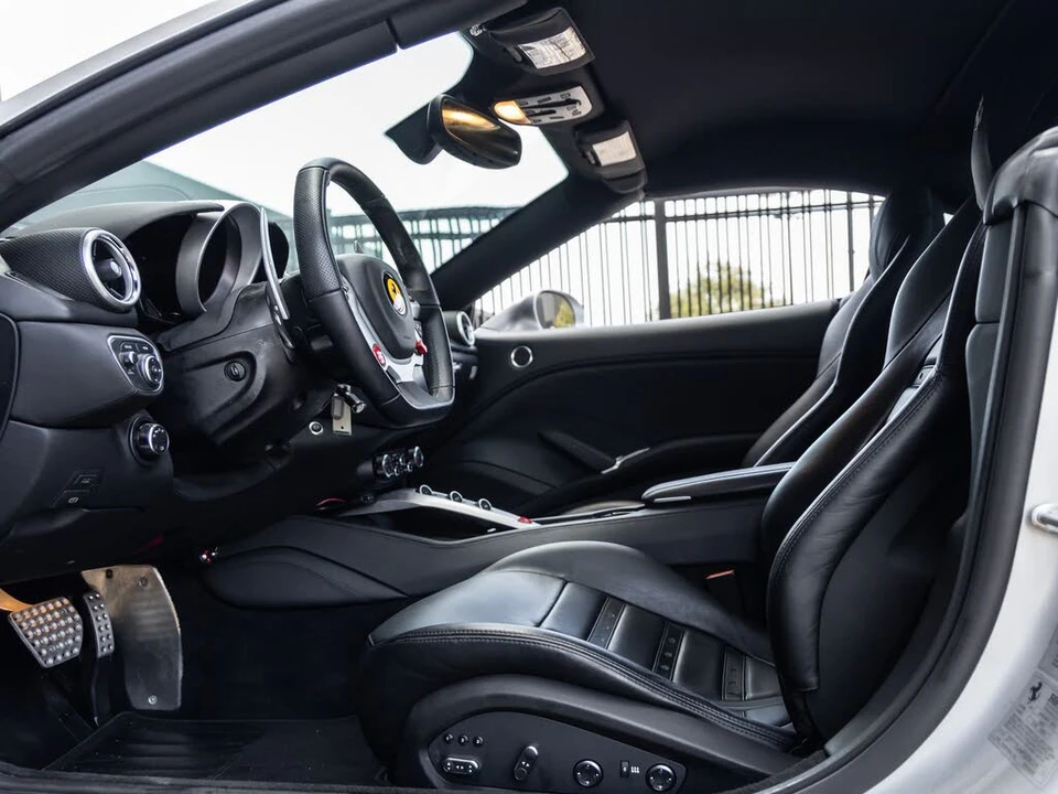 2015 Ferrari California T - Image 24 of 31