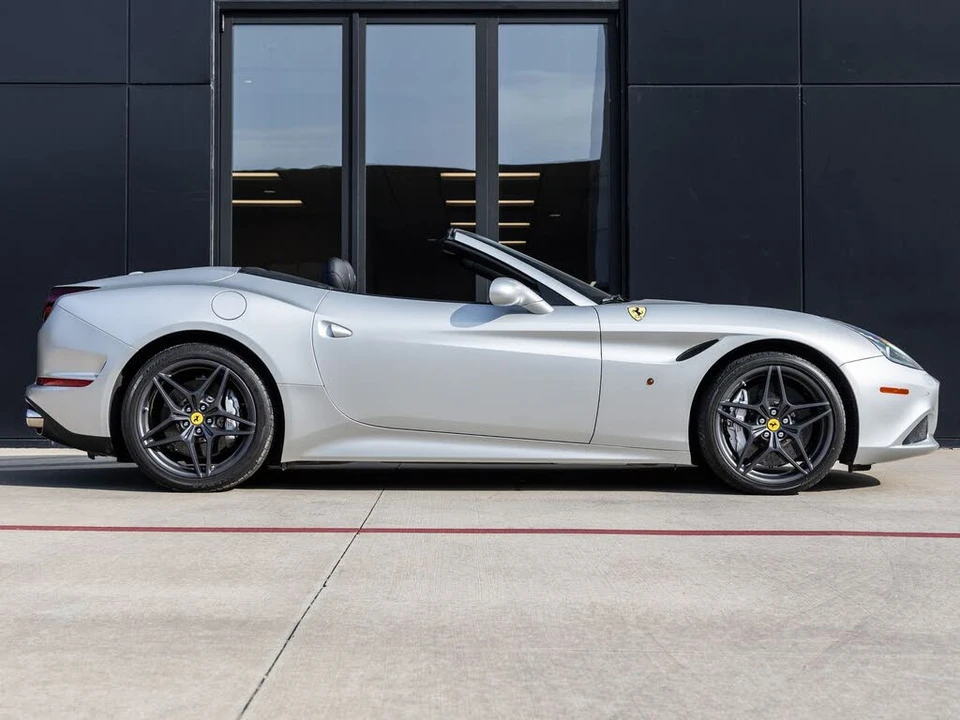 2015 Ferrari California T - Image 11 of 31