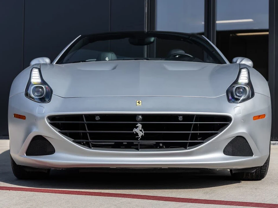 2015 Ferrari California T - Image 4 of 31