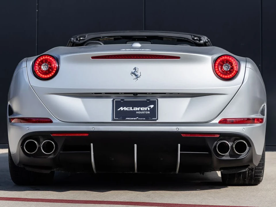 2015 Ferrari California T - Image 8 of 31