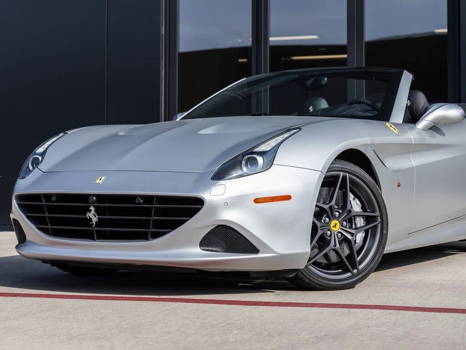 2015 Ferrari California T - Image 3 of 31
