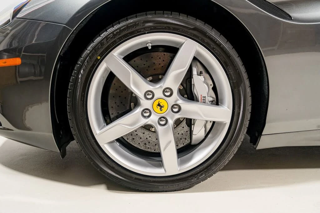 2015 Ferrari California T - Image 22 of 31