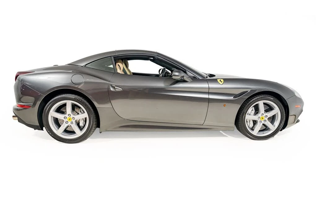 2015 Ferrari California T - Image 10 of 31