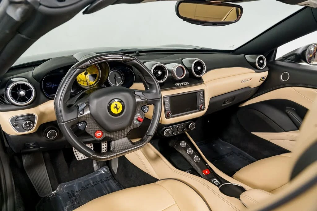 2015 Ferrari California T - Image 28 of 31