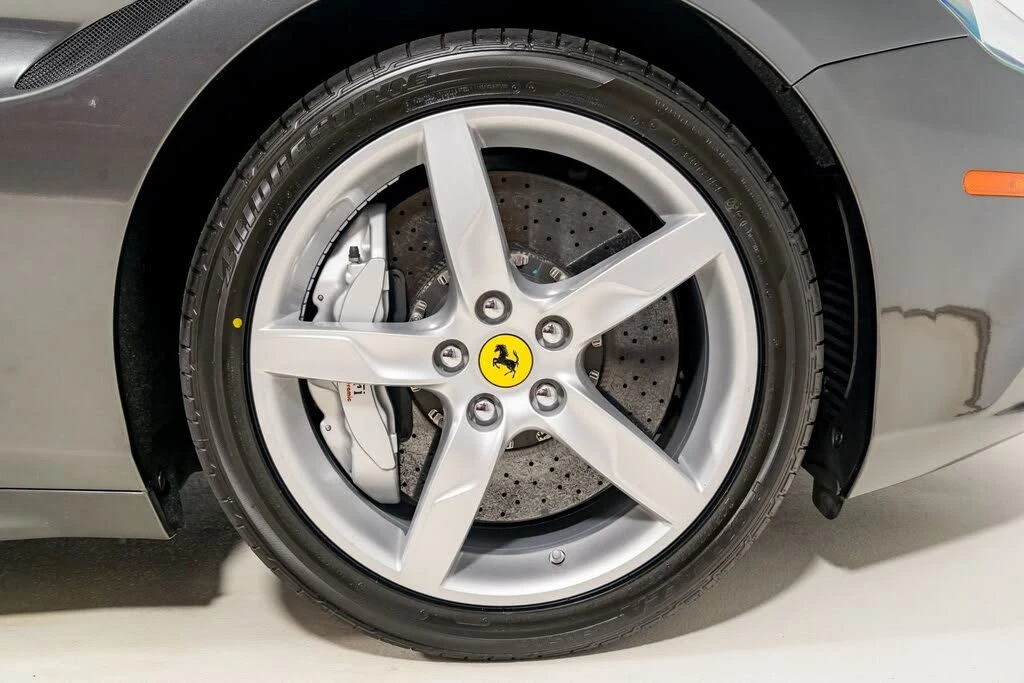 2015 Ferrari California T - Image 24 of 31