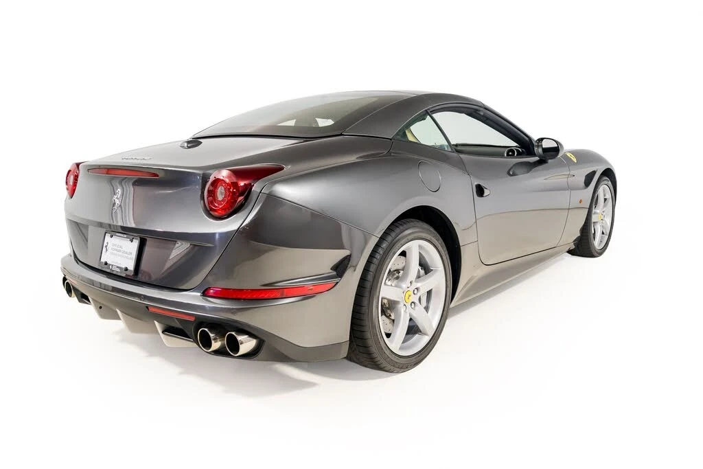 2015 Ferrari California T - Image 9 of 31
