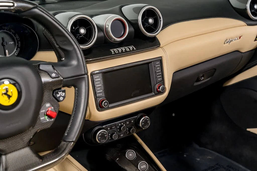 2015 Ferrari California T - Image 30 of 31