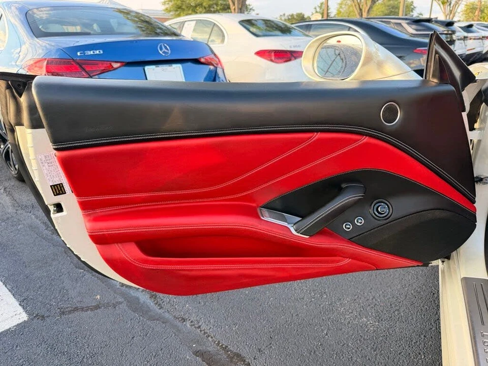2015 Ferrari California T - Image 29 of 31
