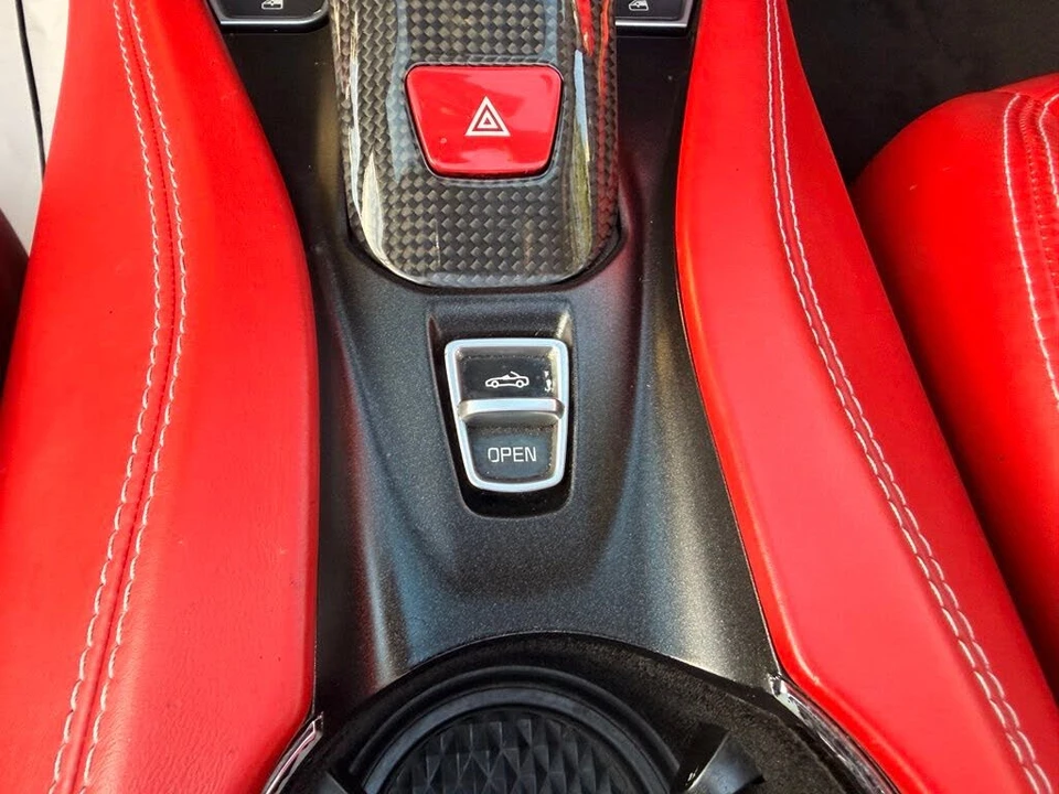 2015 Ferrari California T - Image 19 of 31