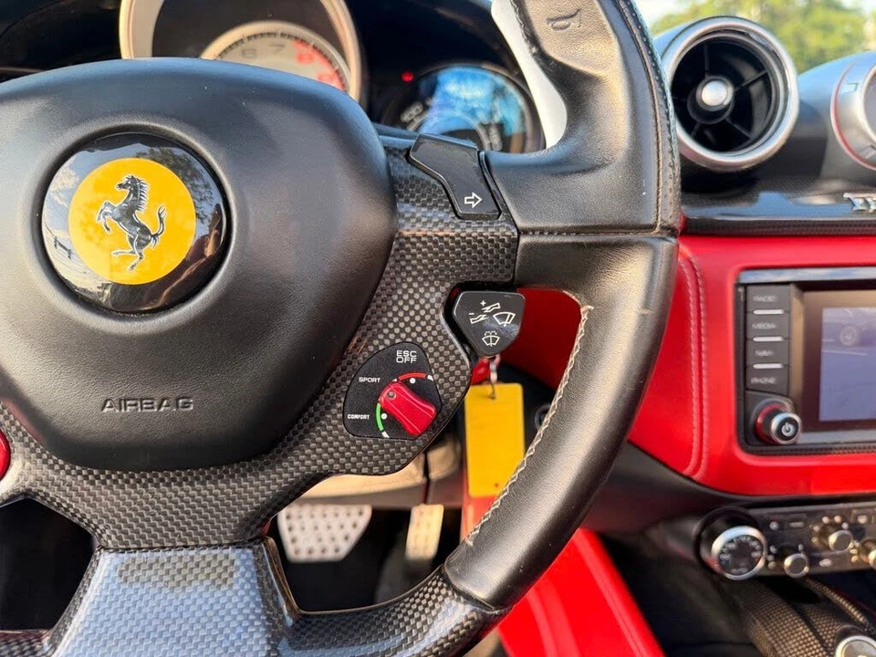 2015 Ferrari California T - Image 11 of 31