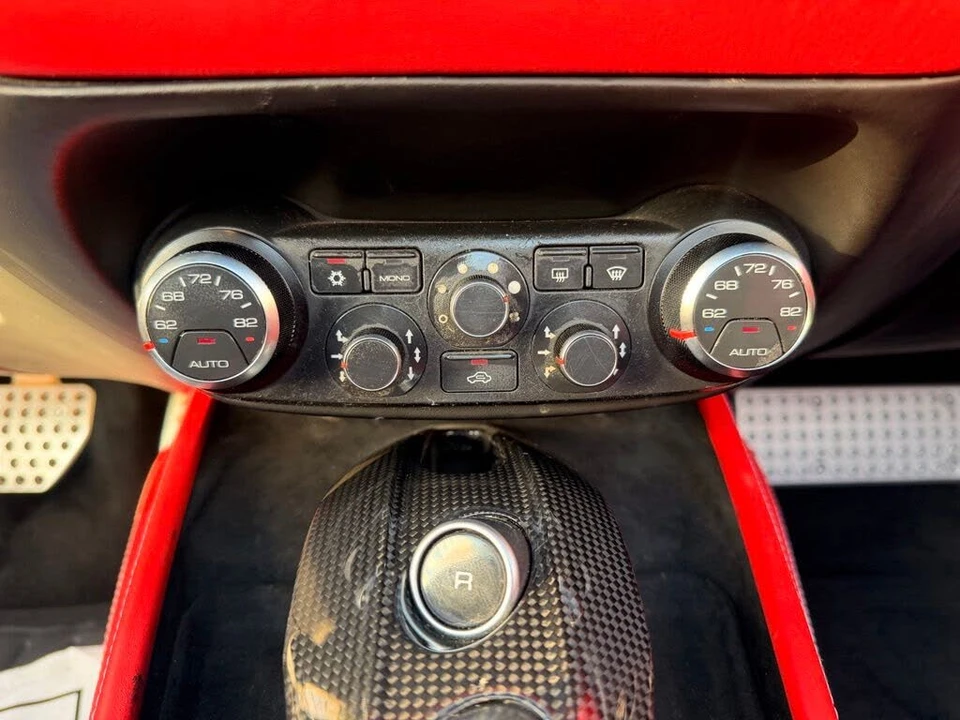 2015 Ferrari California T - Image 17 of 31