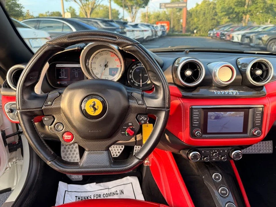 2015 Ferrari California T - Image 26 of 31