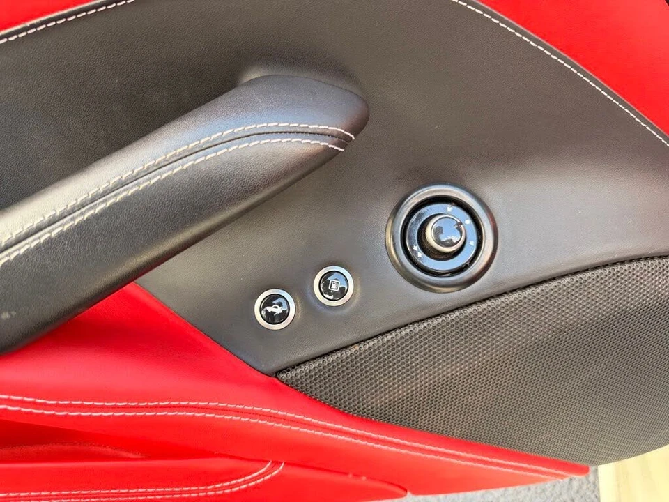 2015 Ferrari California T - Image 30 of 31