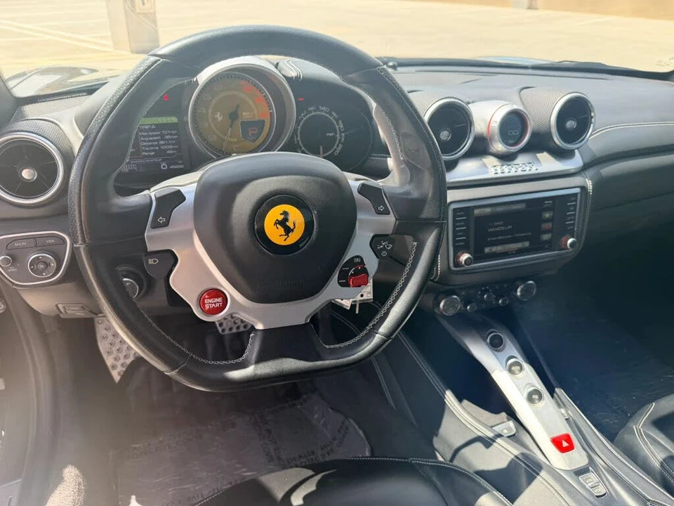 2015 Ferrari California T - Image 14 of 18