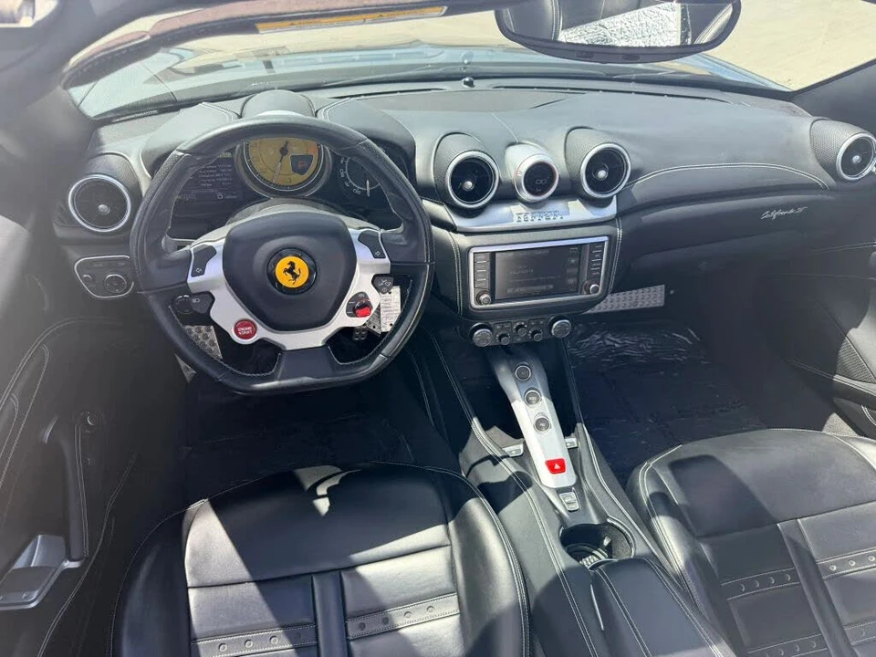 2015 Ferrari California T - Image 17 of 18
