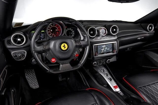 2015 Ferrari California T - Image 5 of 31