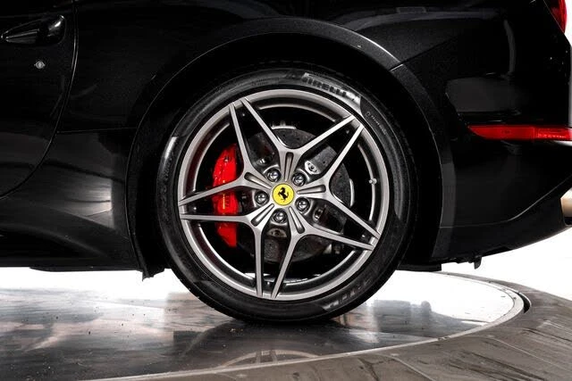 2015 Ferrari California T - Image 19 of 31