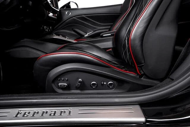 2015 Ferrari California T - Image 26 of 31