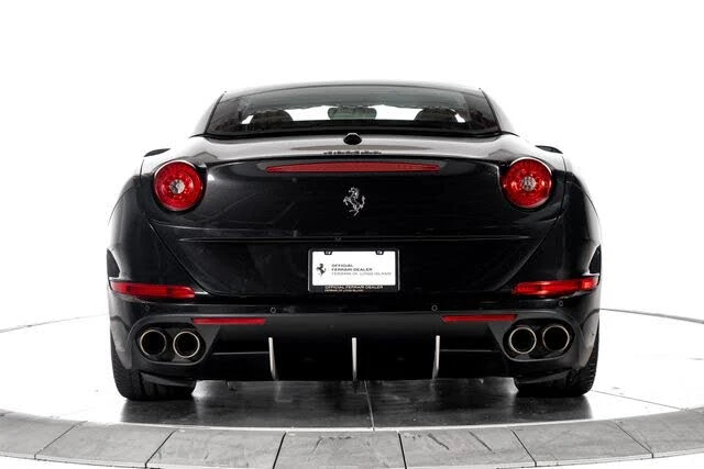 2015 Ferrari California T - Image 8 of 31