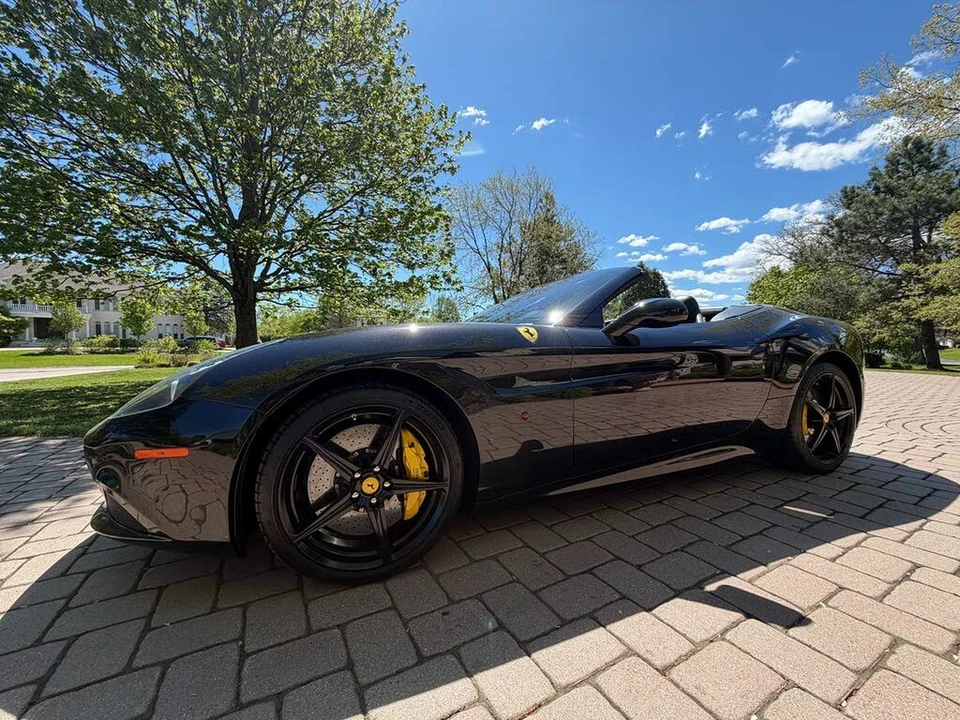 2015 Ferrari California T - Image 9 of 31