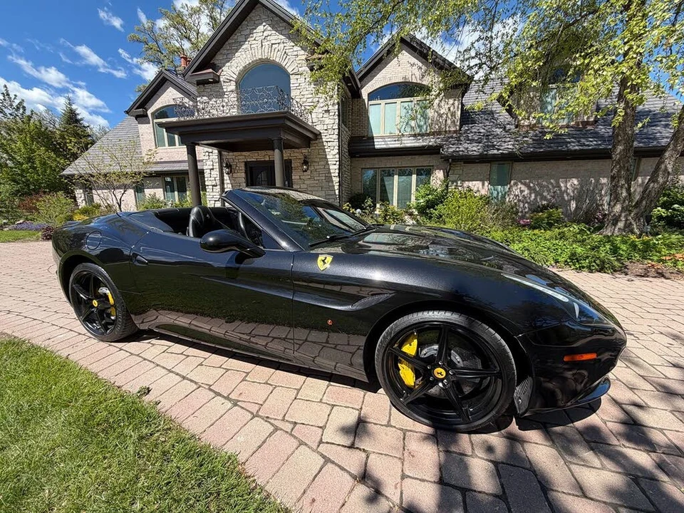 2015 Ferrari California T - Image 2 of 31