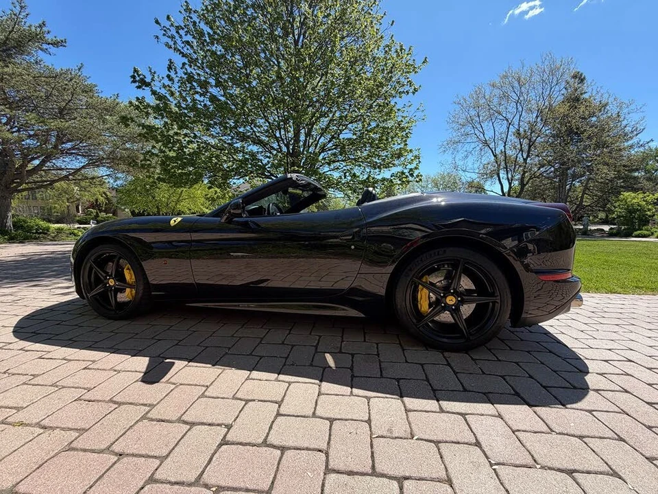 2015 Ferrari California T - Image 8 of 31