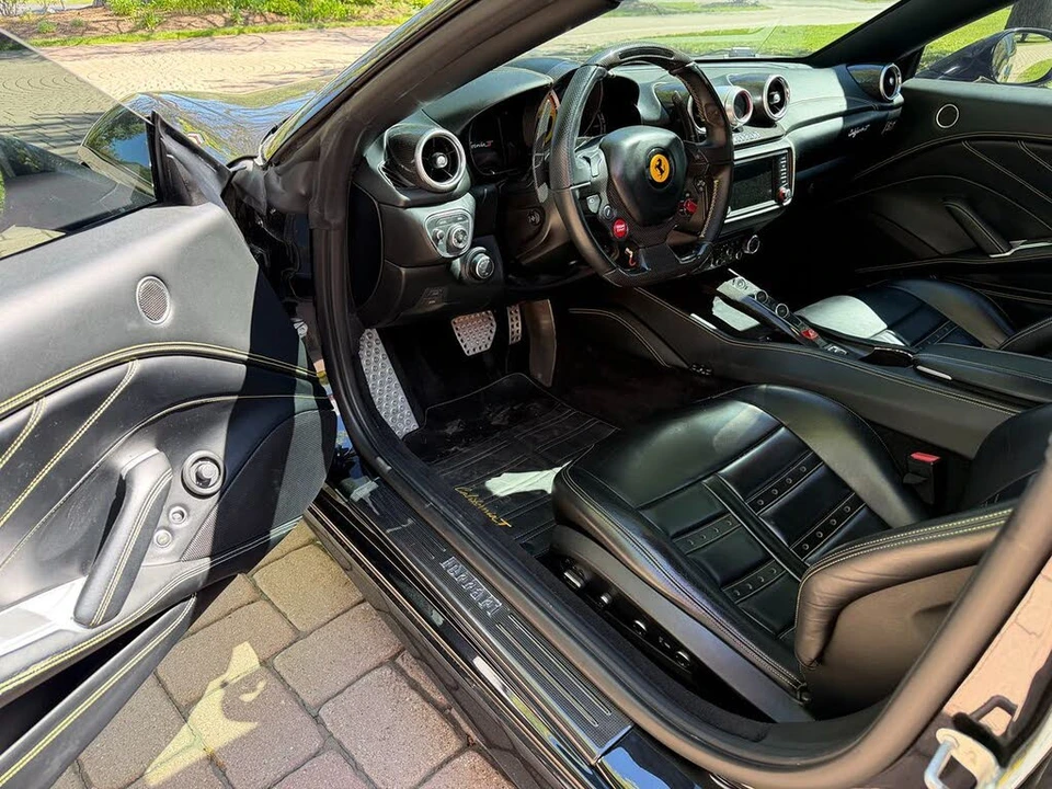 2015 Ferrari California T - Image 24 of 31