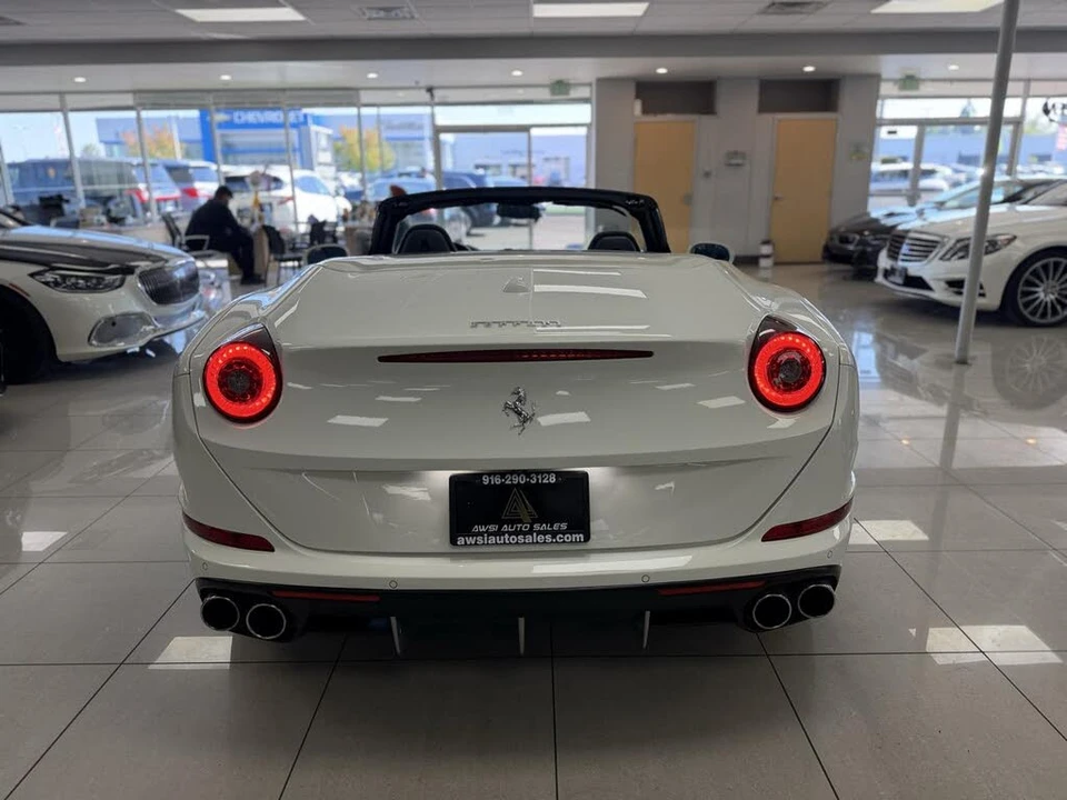 2015 Ferrari California T - Image 5 of 31