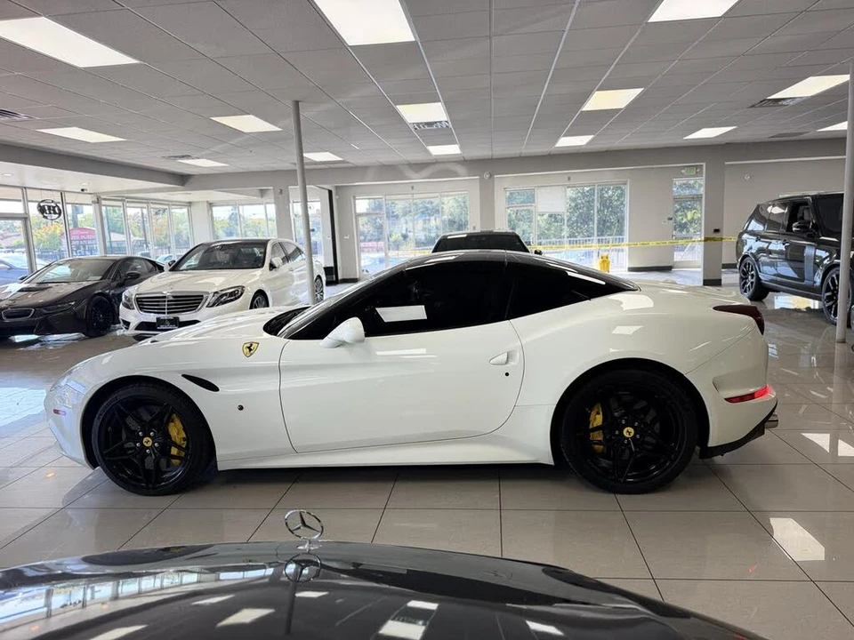 2015 Ferrari California T - Image 7 of 31